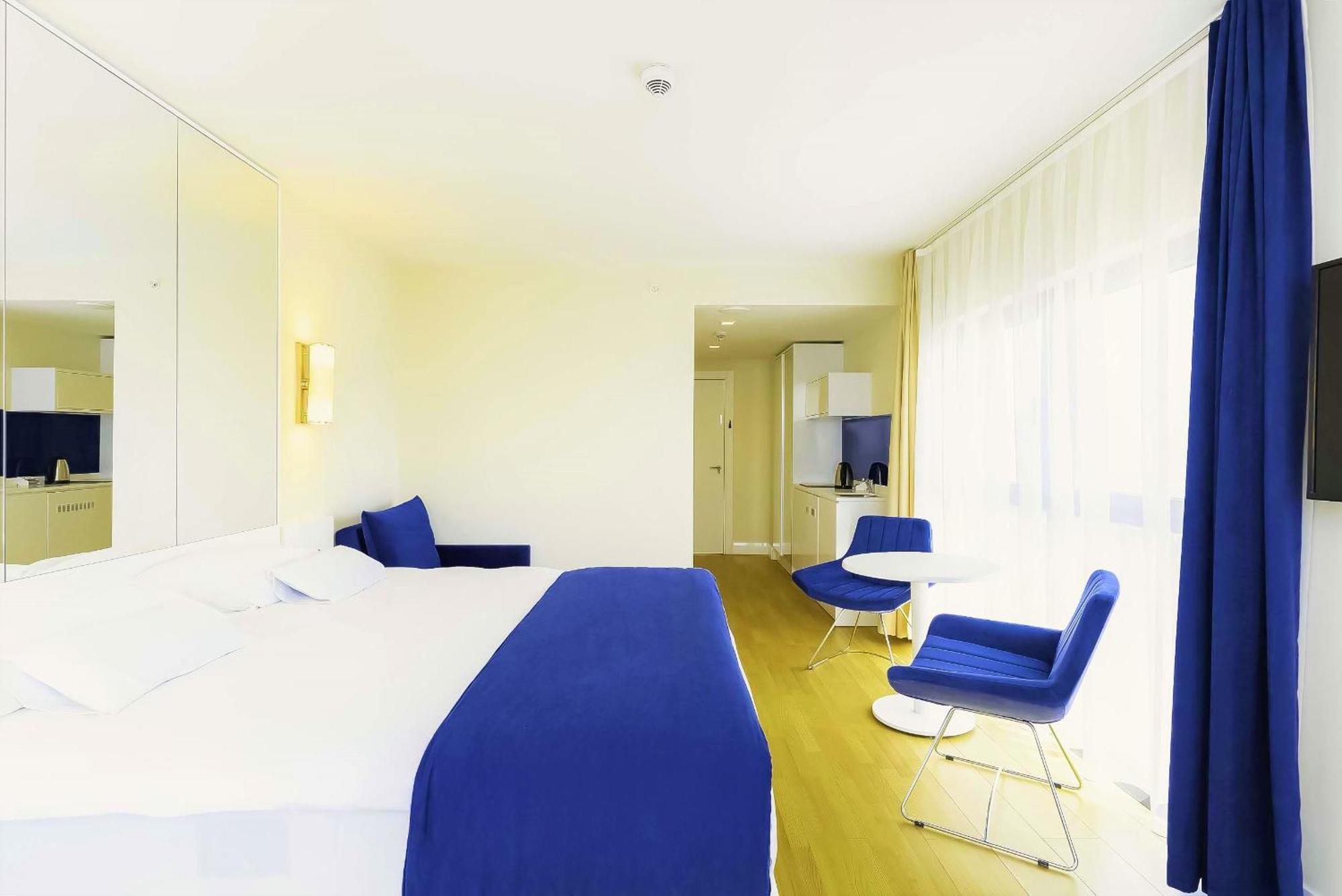 Elegance Sea View Aparthotel In Orbi City Batumi Exterior photo